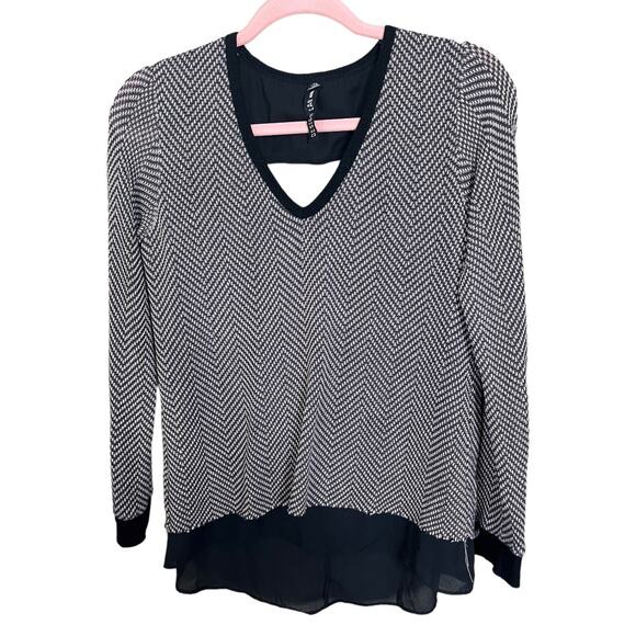 Design Lab Lord & Taylor long sleeve cutout chevron layered black cream knit S - Picture 1 of 4